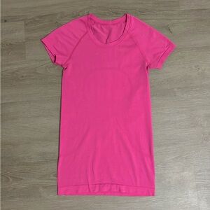 sonic pink swiftly tech tee